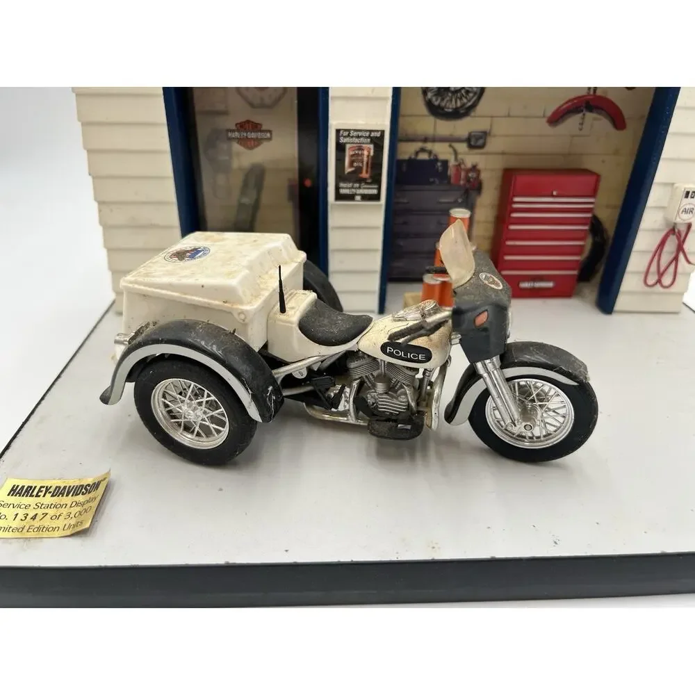 Harley-Davidson Police Servi-Car Ultra Edition Service Station Display COA